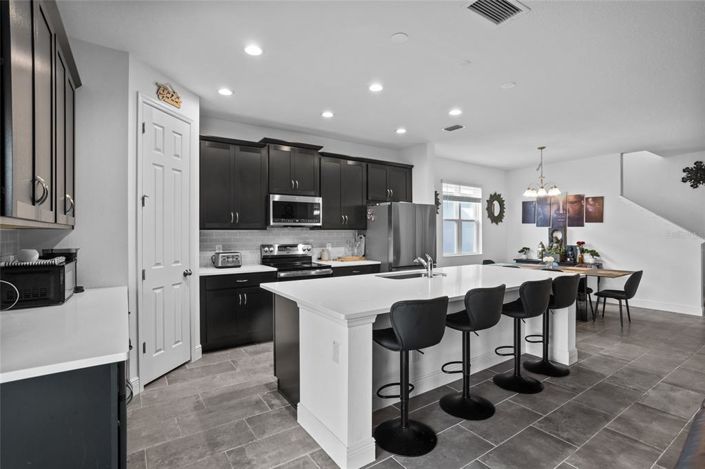 Image No.6-5 Bed Property for sale