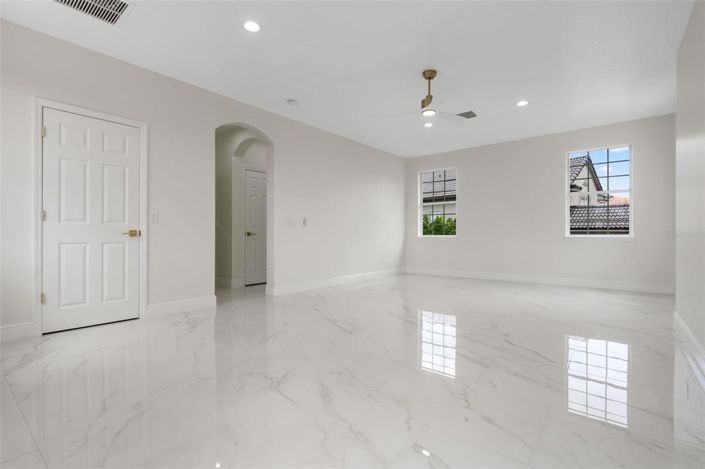 Image No.22-5 Bed House for sale