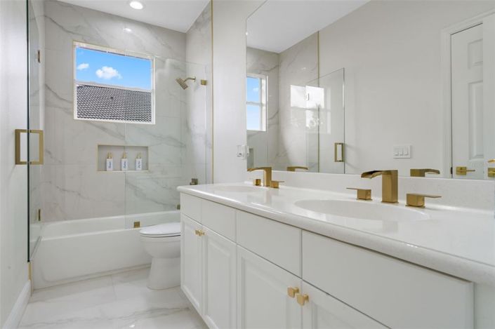 Image No.25-5 Bed House for sale