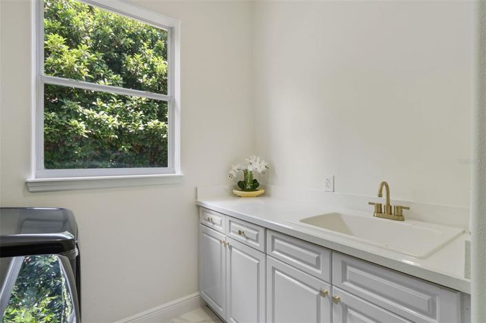 Image No.30-5 Bed House for sale