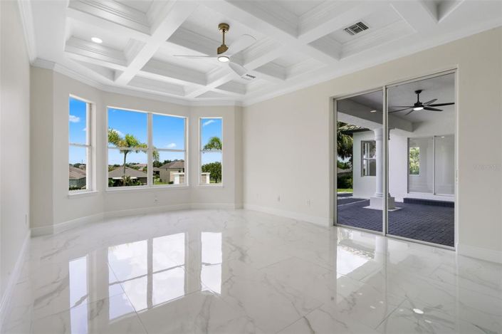 Image No.35-5 Bed House for sale
