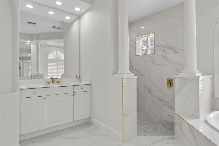 Image No.38-5 Bed House for sale