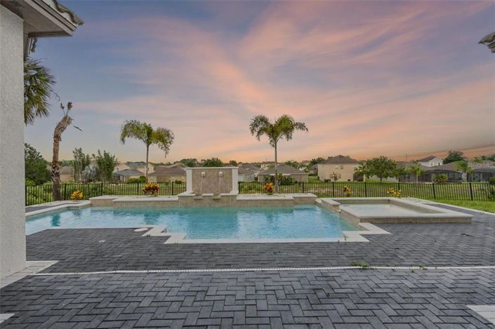 Image No.45-5 Bed House for sale