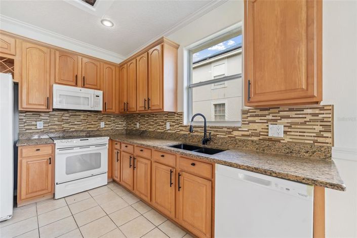 Image No.13-3 Bed Property for sale