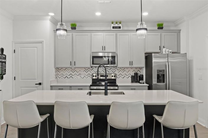 Image No.12-4 Bed Townhouse for sale