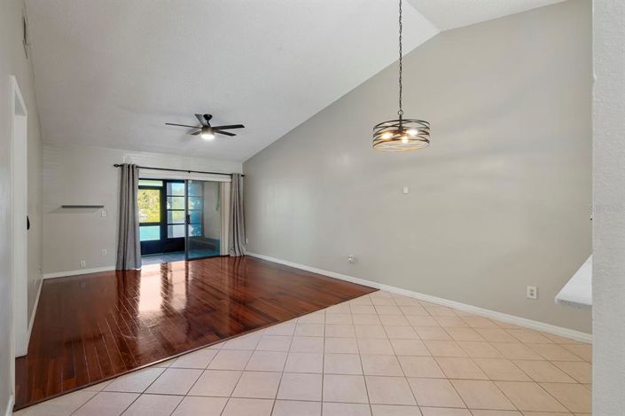 Image No.10-3 Bed Townhouse for sale