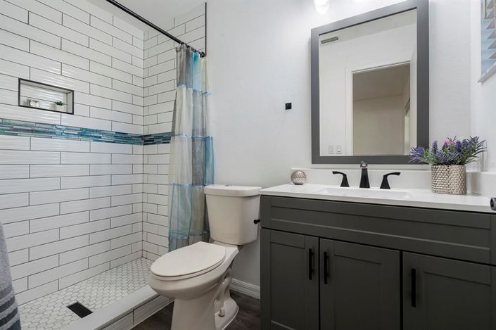 Image No.13-3 Bed Townhouse for sale