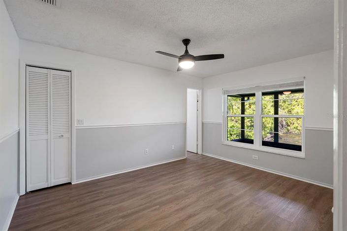 Image No.14-3 Bed Townhouse for sale