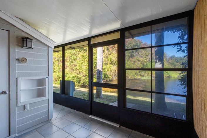 Image No.20-3 Bed Townhouse for sale