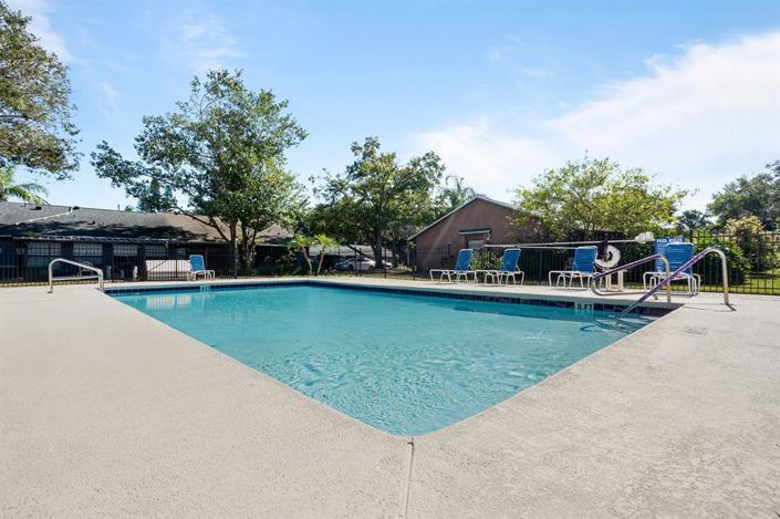 Image No.33-3 Bed Townhouse for sale