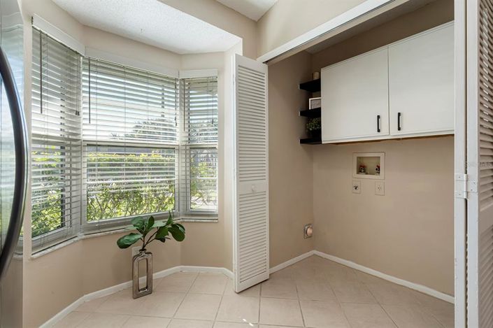 Image No.6-3 Bed Townhouse for sale