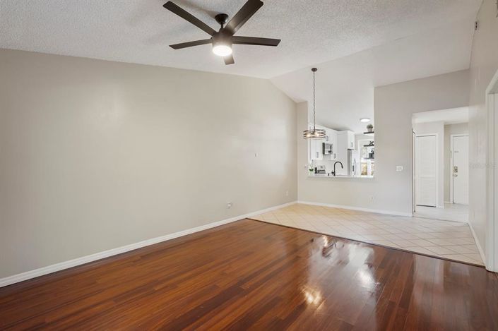 Image No.9-3 Bed Townhouse for sale