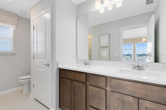 Image No.21-4 Bed Townhouse for sale