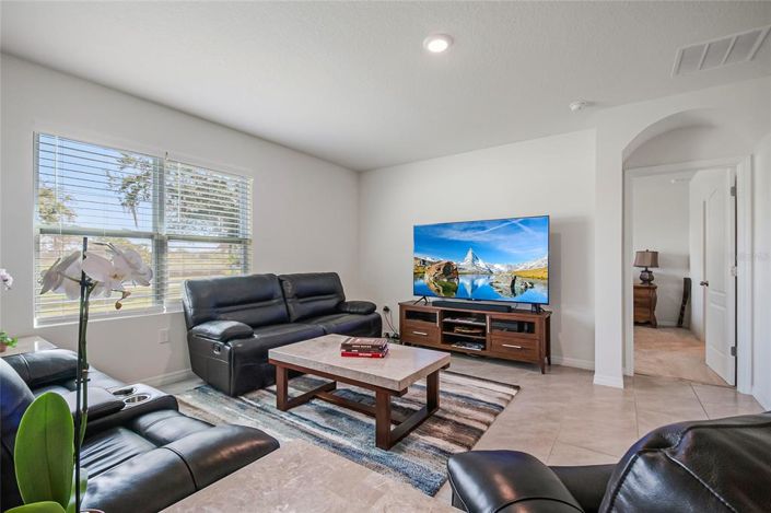 Image No.11-4 Bed Property for sale