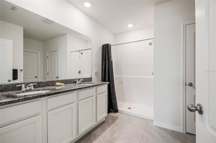 Image No.16-4 Bed Property for sale