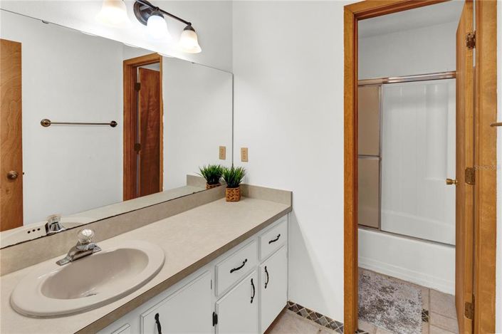 Image No.11-2 Bed Townhouse for sale