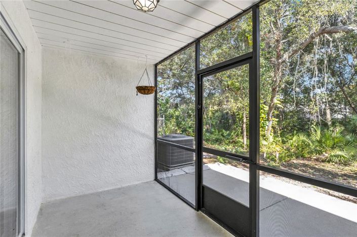 Image No.16-2 Bed Townhouse for sale