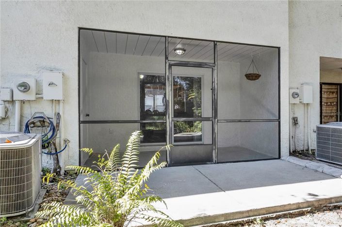 Image No.17-2 Bed Townhouse for sale