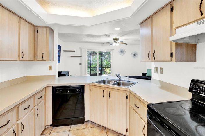 Image No.7-2 Bed Townhouse for sale