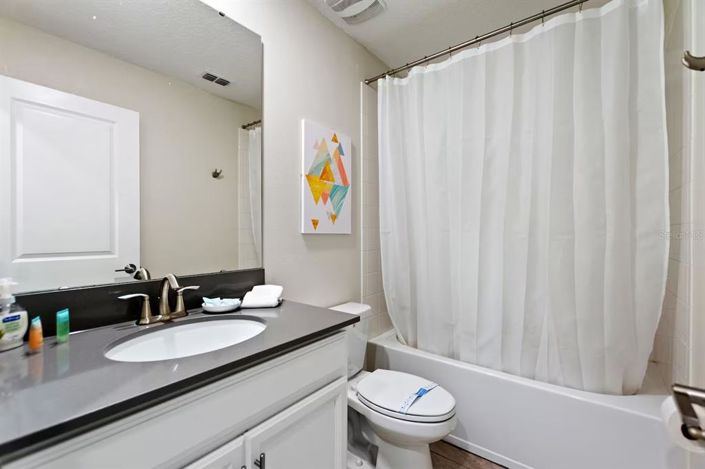 Image No.45-7 Bed Property for sale