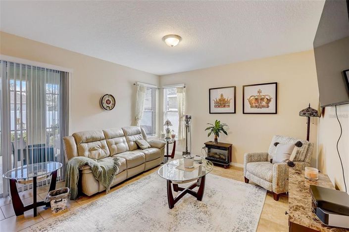 Image No.4-Propriété de 4 chambres à vendre à Kissimmee