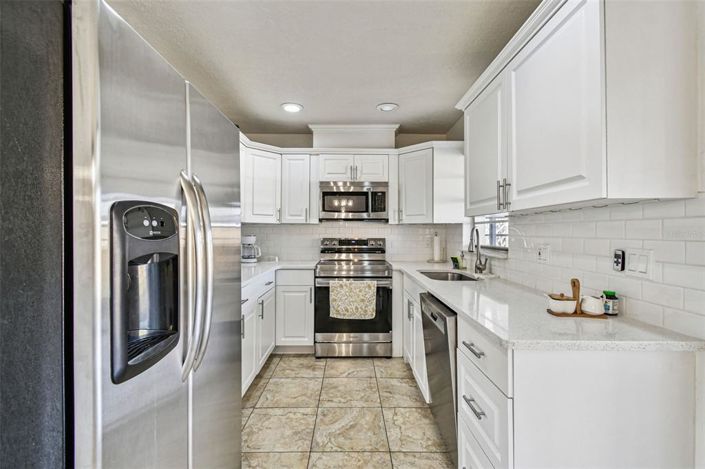 Image No.13-3 Bed Property for sale