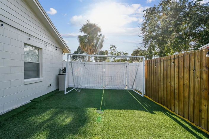 Image No.27-3 Bed Property for sale