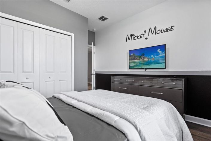 Image No.20-6 Bed House for sale