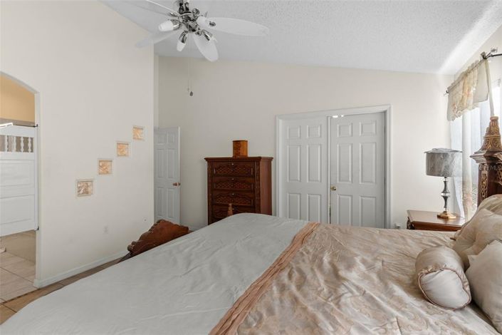 Image No.11-4 Bed House for sale