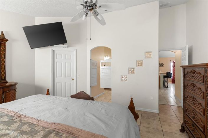 Image No.12-4 Bed House for sale