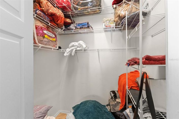 Image No.13-4 Bed House for sale