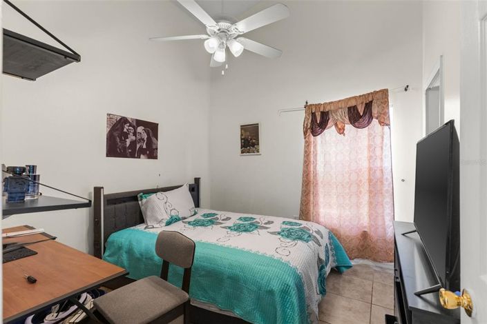 Image No.20-4 Bed House for sale