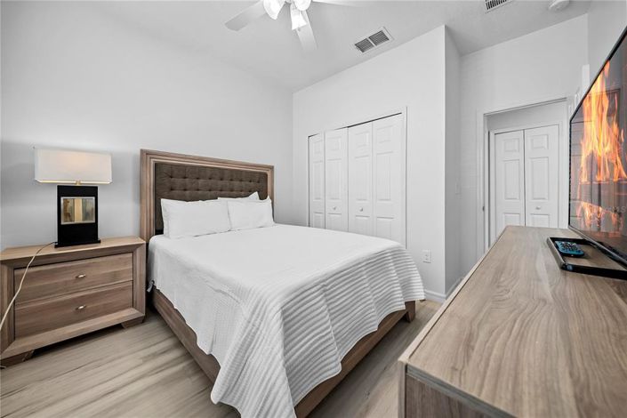 Image No.11-8 Bed House for sale