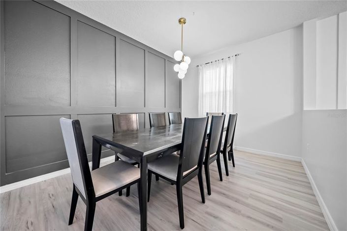 Image No.17-8 Bed Property for sale