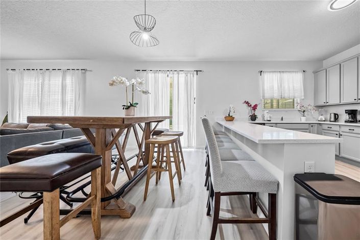 Image No.22-8 Bed Property for sale