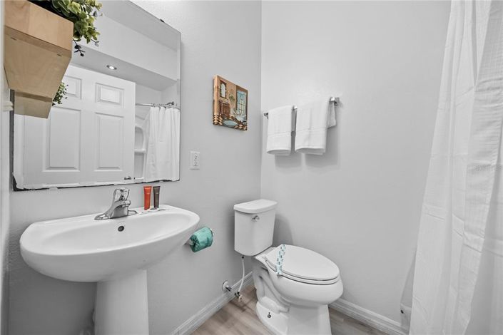 Image No.26-8 Bed House for sale