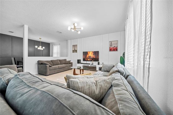 Image No.34-8 Bed House for sale