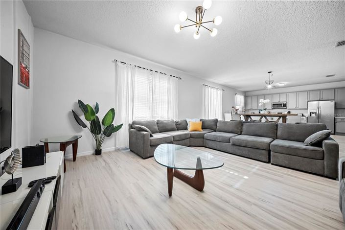 Image No.35-8 Bed House for sale