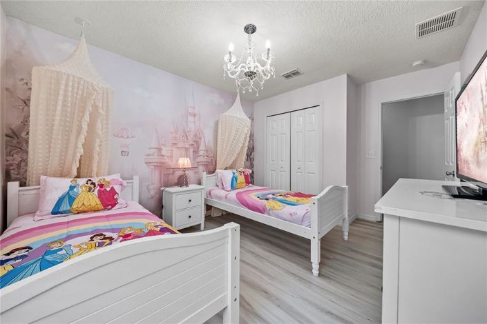 Image No.43-8 Bed House for sale