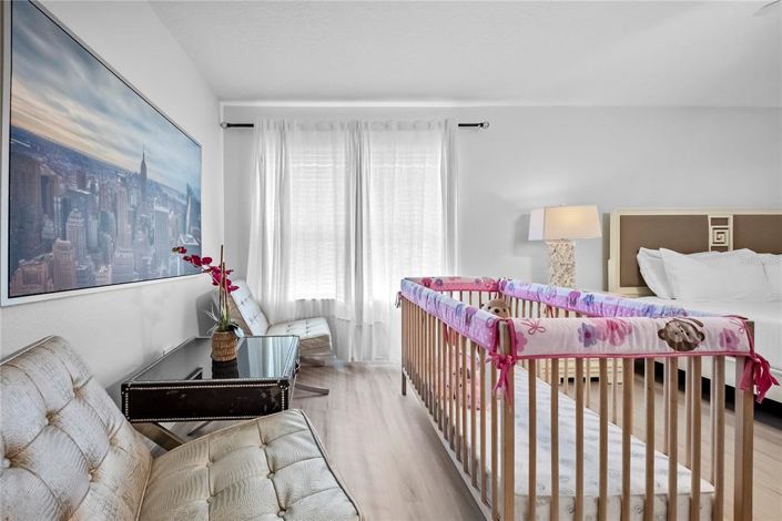 Image No.49-8 Bed House for sale