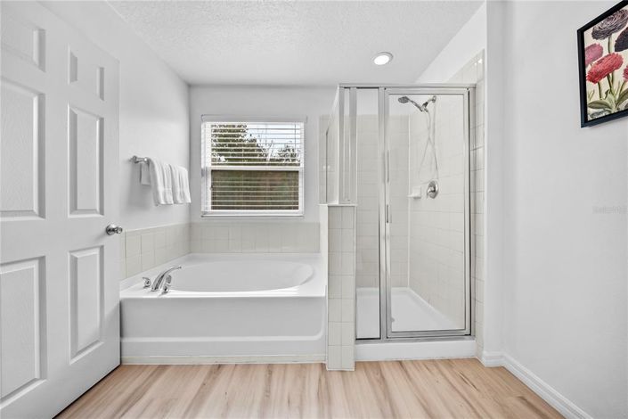 Image No.54-8 Bed House for sale