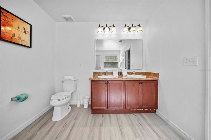Image No.55-8 Bed House for sale