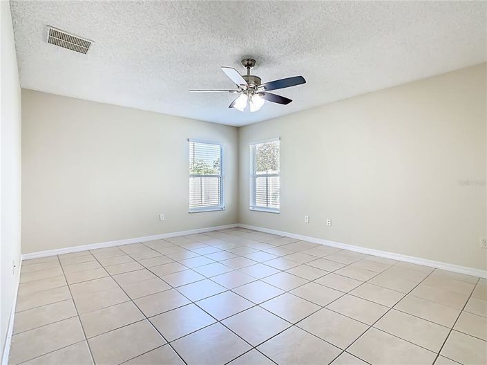 Image No.15-3 Bed House for sale