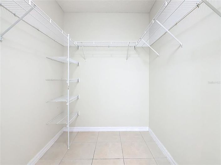 Image No.26-3 Bed House for sale