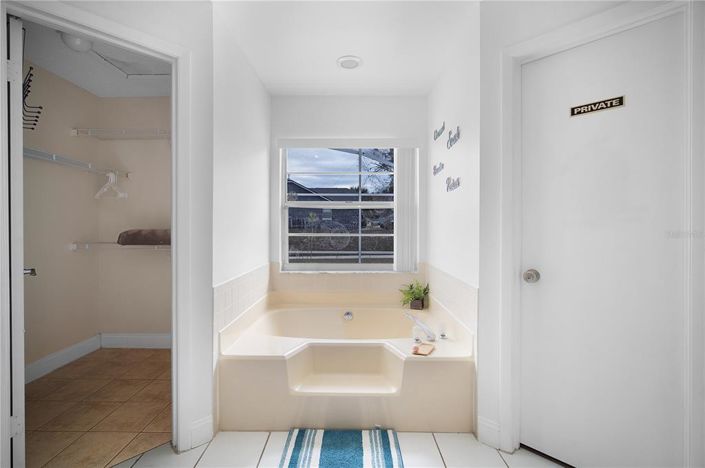 Image No.21-5 Bed Property for sale