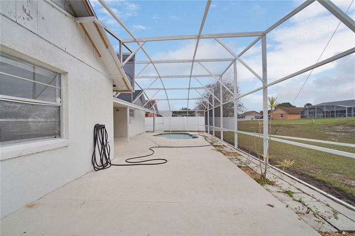 Image No.33-5 Bed Property for sale