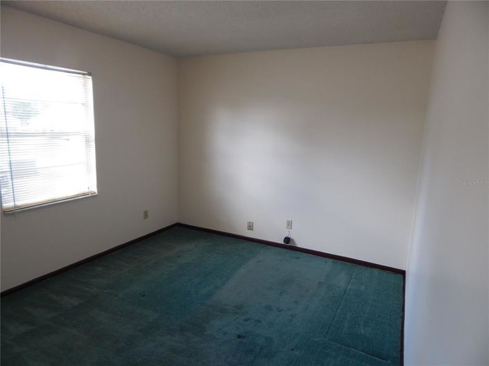 Image No.10-2 Bed Property for sale