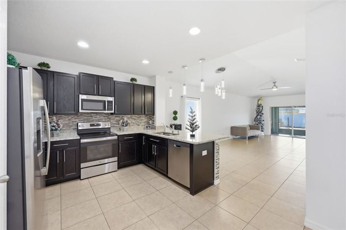 Image No.11-Propriété de 4 chambres à vendre à Kissimmee