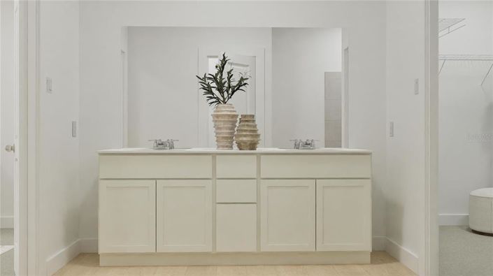 Image No.23-4 Bed Property for sale