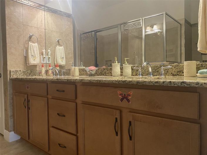 Image No.15-2 Bed Property for sale